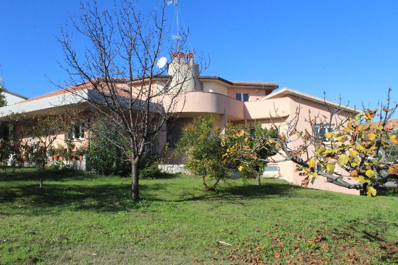 Villa CUPELLO vendita   Via Ugo Foscolo,14 Chiara Immobiliare di ItalinaGraziella Talucci