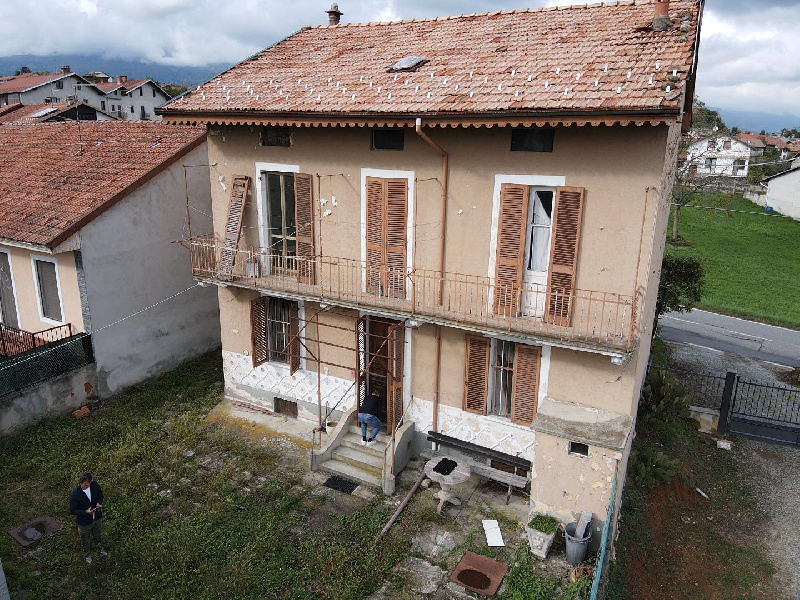 Casa indipendente in vendita a Bornasco, Sala Biellese (BI)