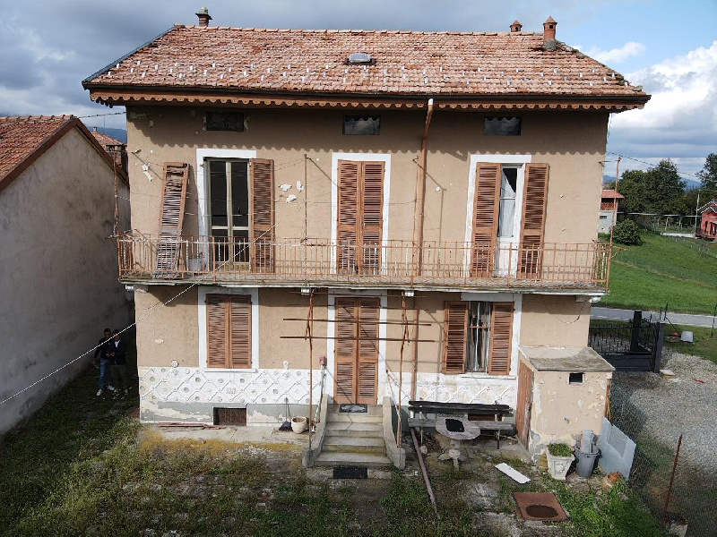 Casa indipendente in vendita a Bornasco, Sala Biellese (BI)